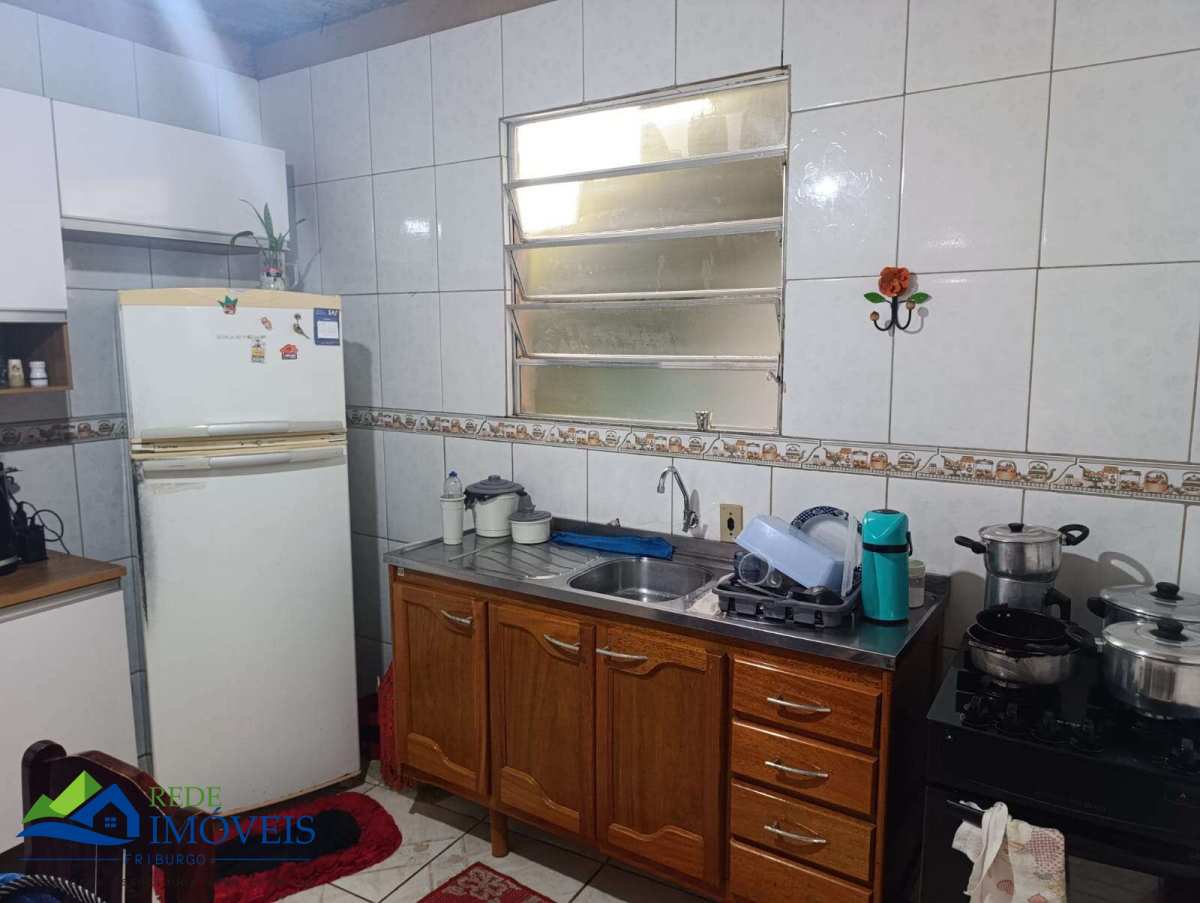 Vendo Casa no Califórnia com 2 quartos