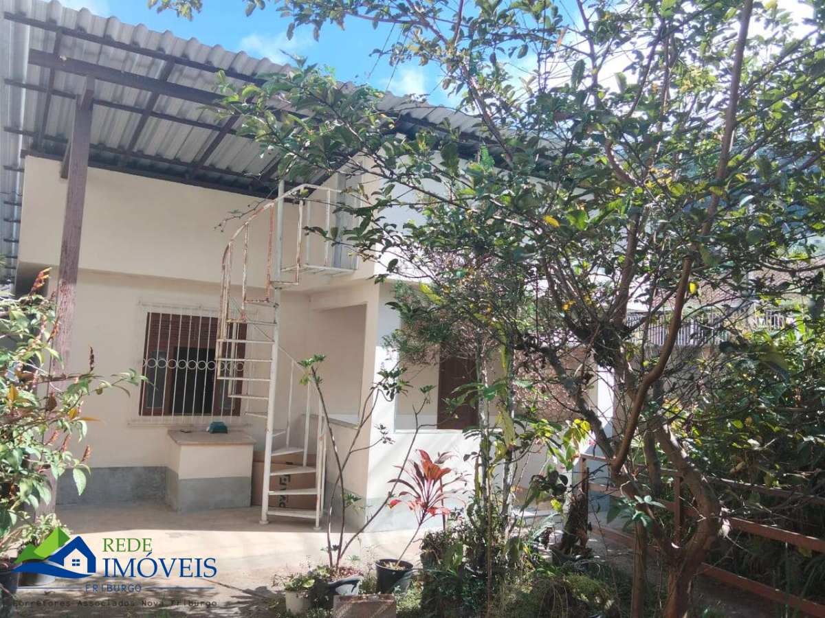 Vendo Casa Independente em Varginha com 2 quartos e Quintal