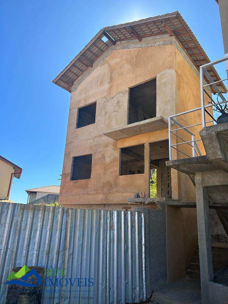 Casa à venda em Nova Friburgo, Mirante Real, com 2 quartos, 70m²