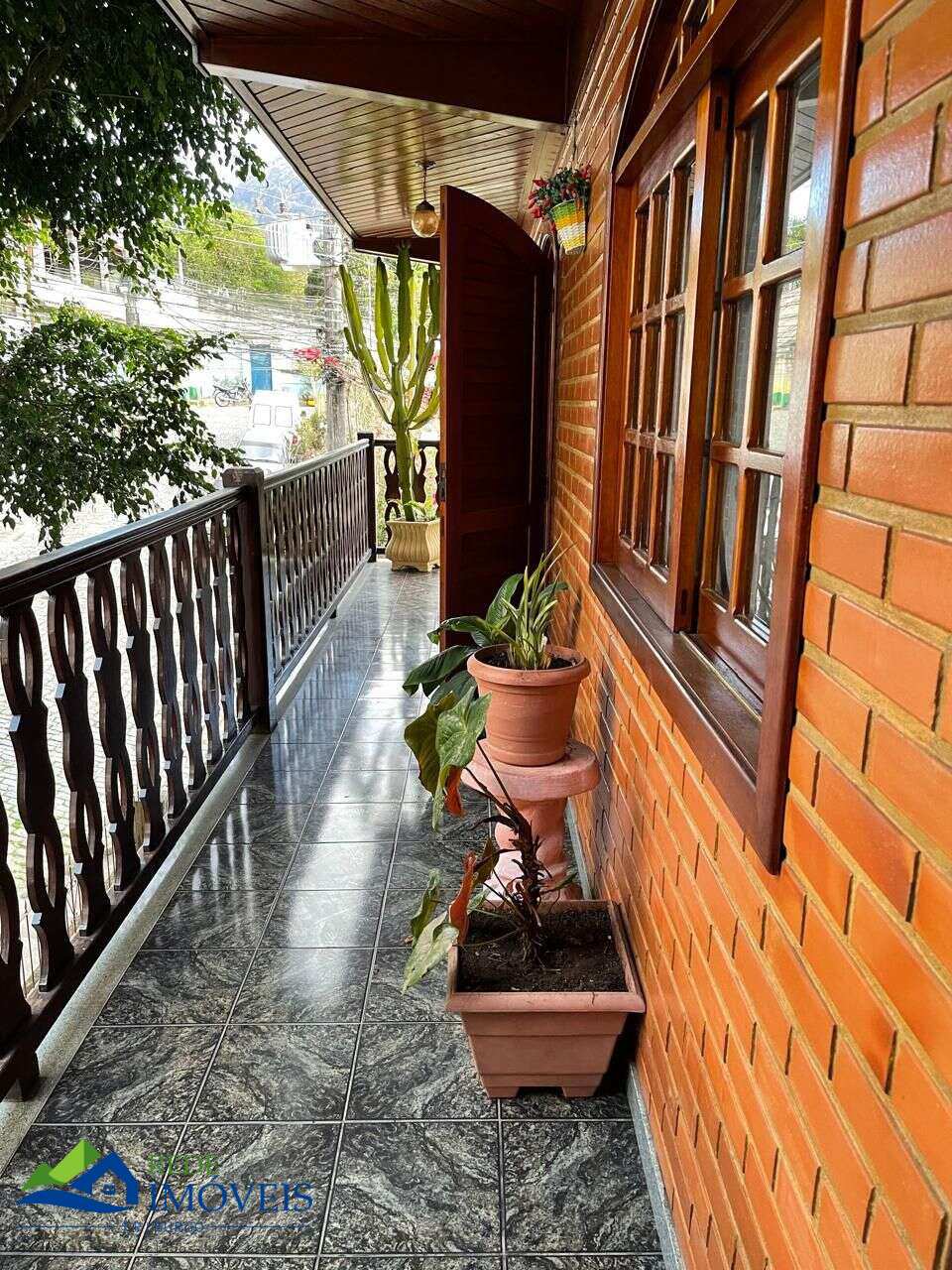 Casa à venda em Nova Friburgo, Olaria, com 3 quartos, 180m²