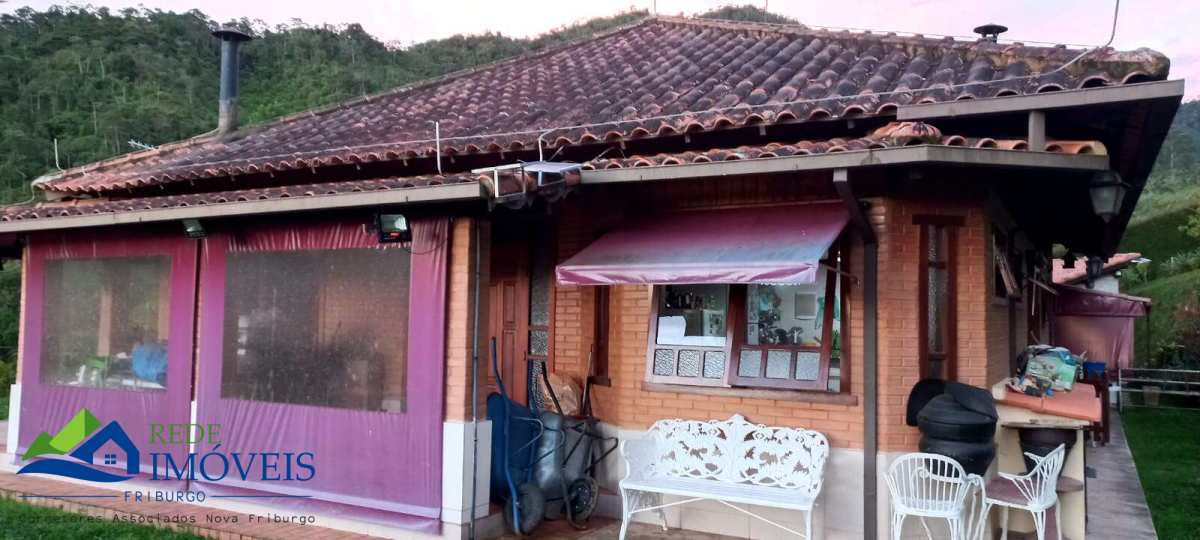 Casa à venda em Nova Friburgo, Lumiar, com 3 quartos, 2.054m²