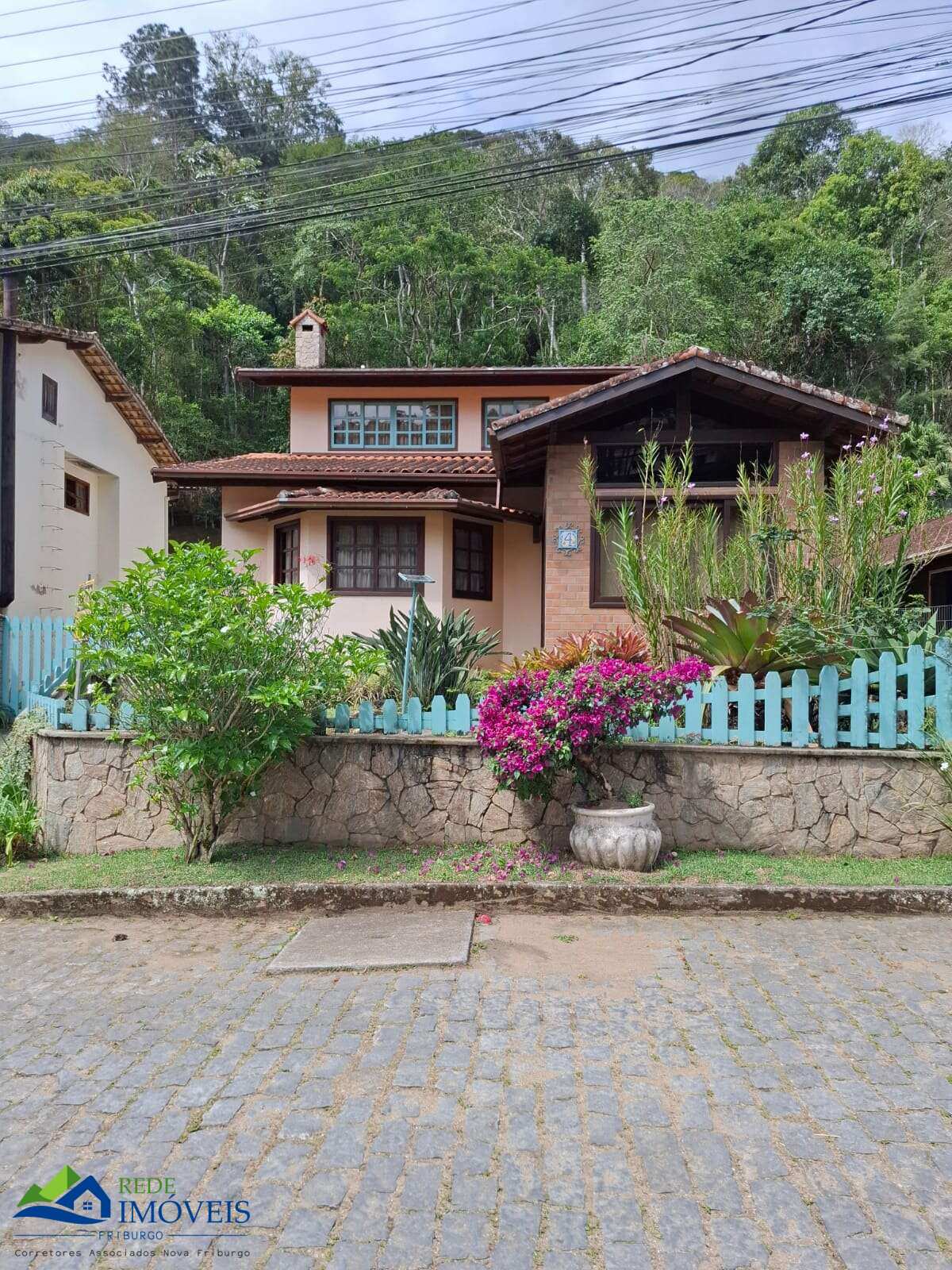 Casa de condomínio à venda em Nova Friburgo, Chácara Paraíso, com 3 quartos, 240m² - Alessandro Cardoso Imóveis