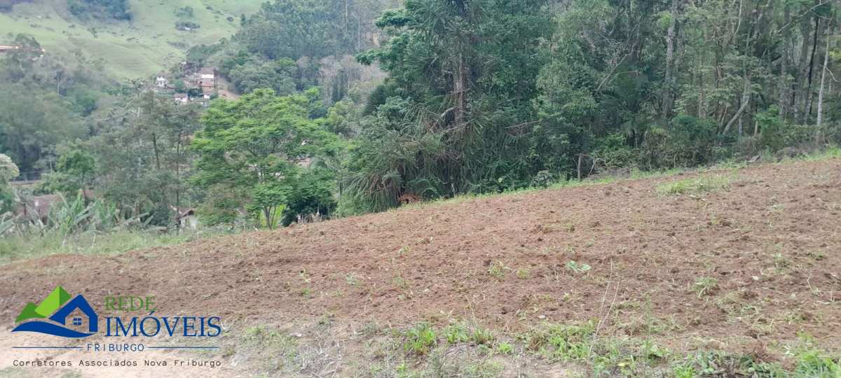 Terreno à venda em Nova Friburgo, Lumiar, 805m²