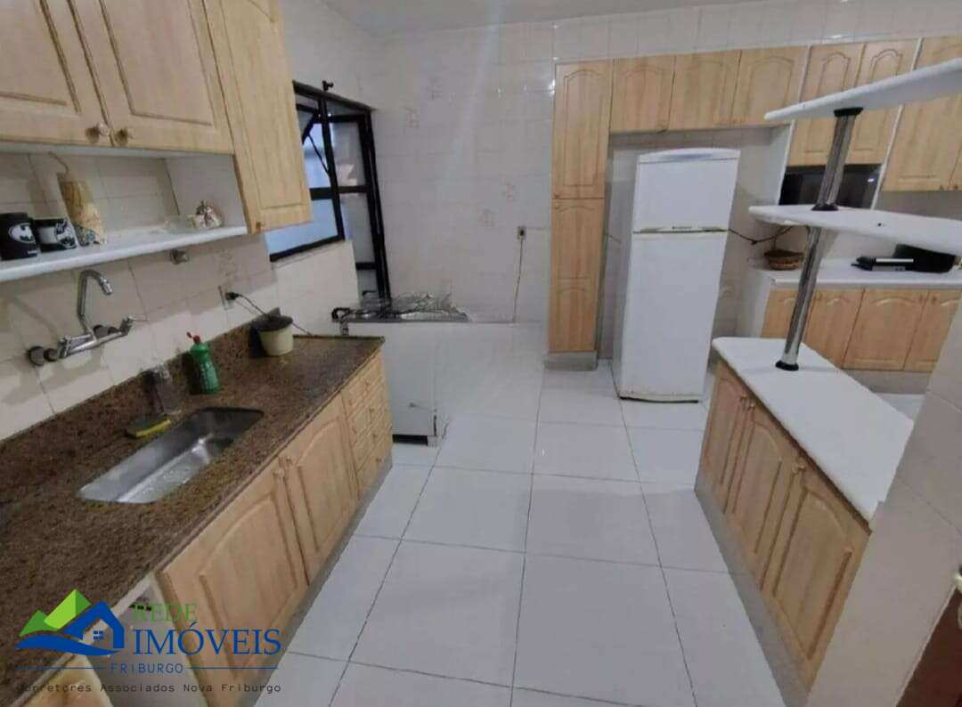 Apartamento à venda em Nova Friburgo, Centro, com 3 quartos, 100m²