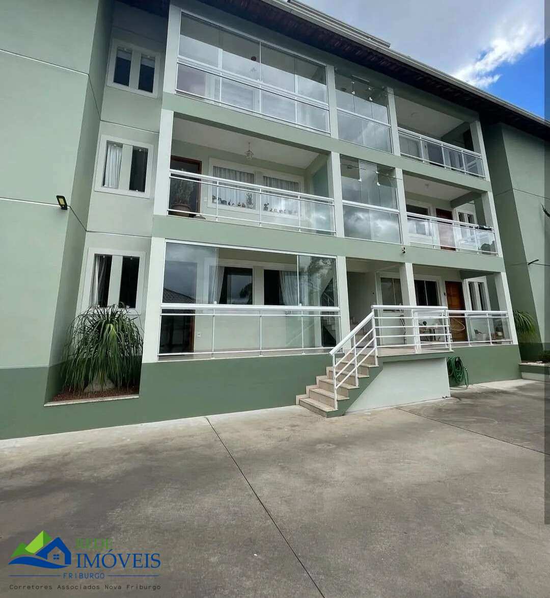 Apartamento à venda em Nova Friburgo, Vale dos pinheiros, com 2 quartos, 76m²
