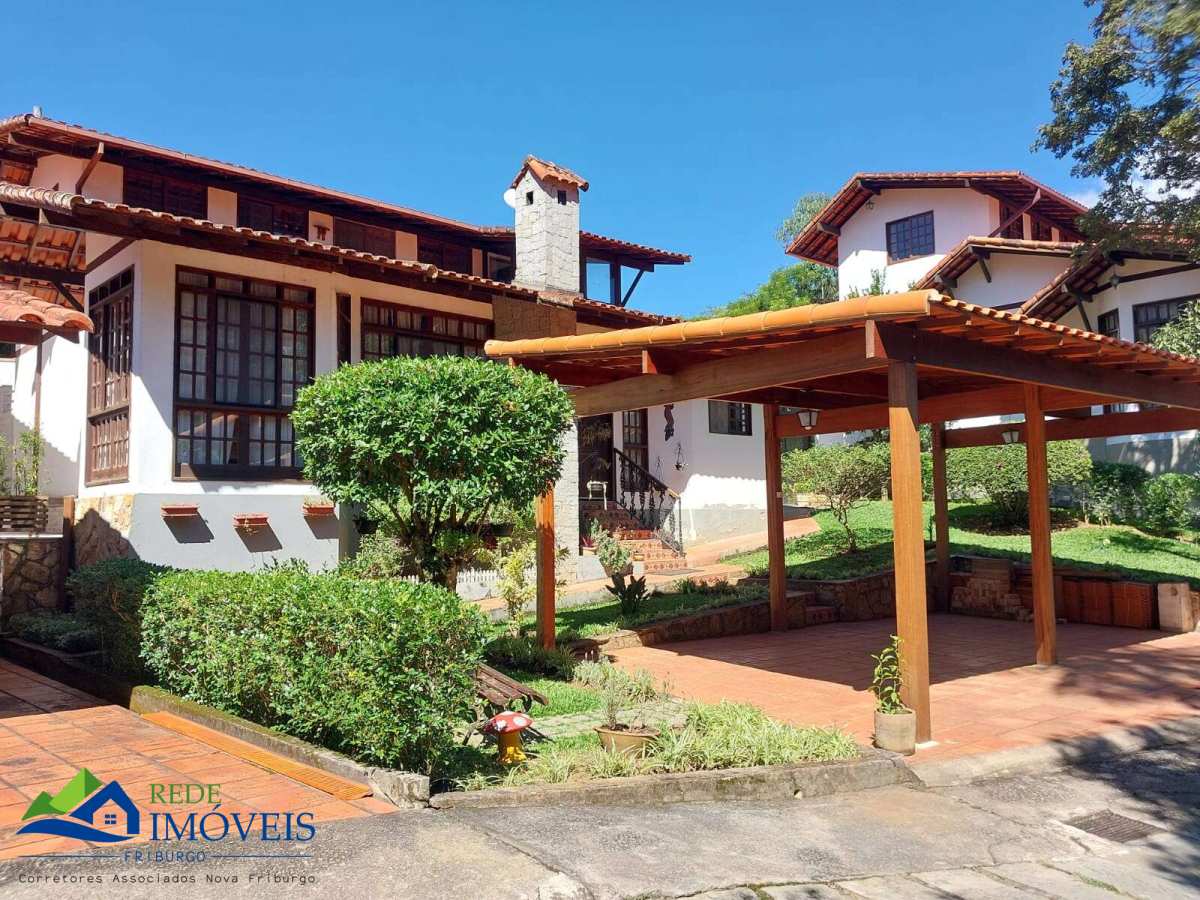 Casa à venda em Nova Friburgo, Catarcione, com 4 quartos, 154m²