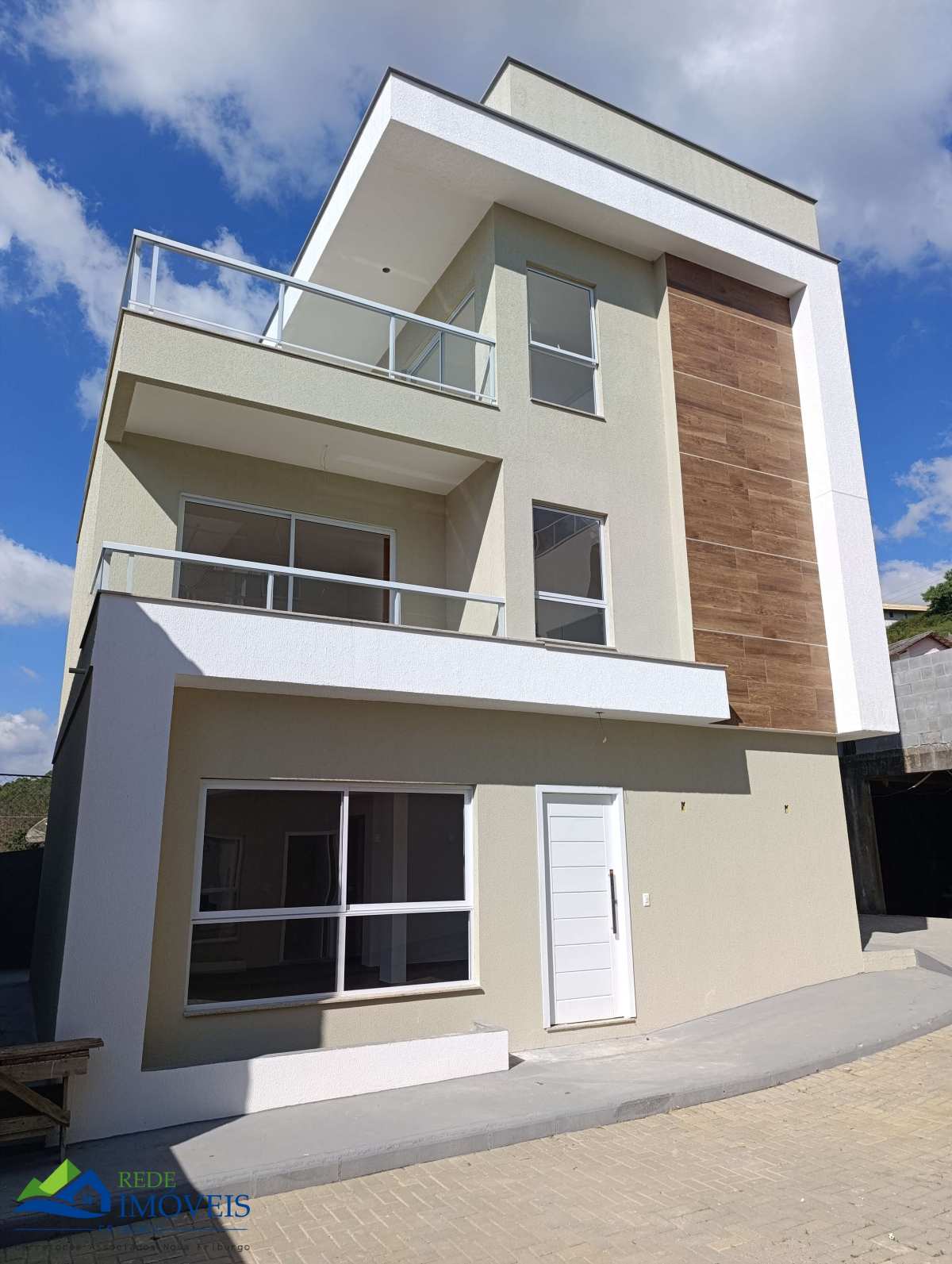 Vendo Casa Triplex no Mirante Real na Praça da Furunfa - Alessandro Cardoso Imóveis