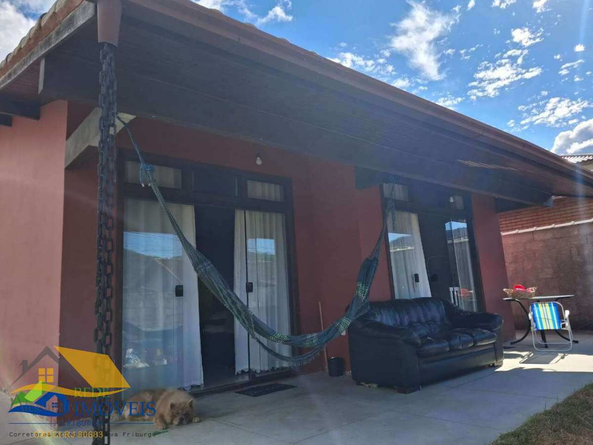 Casa à Venda em Amparo, Nova Friburgo | 3 Quartos, Suíte e 300 m² de Terreno