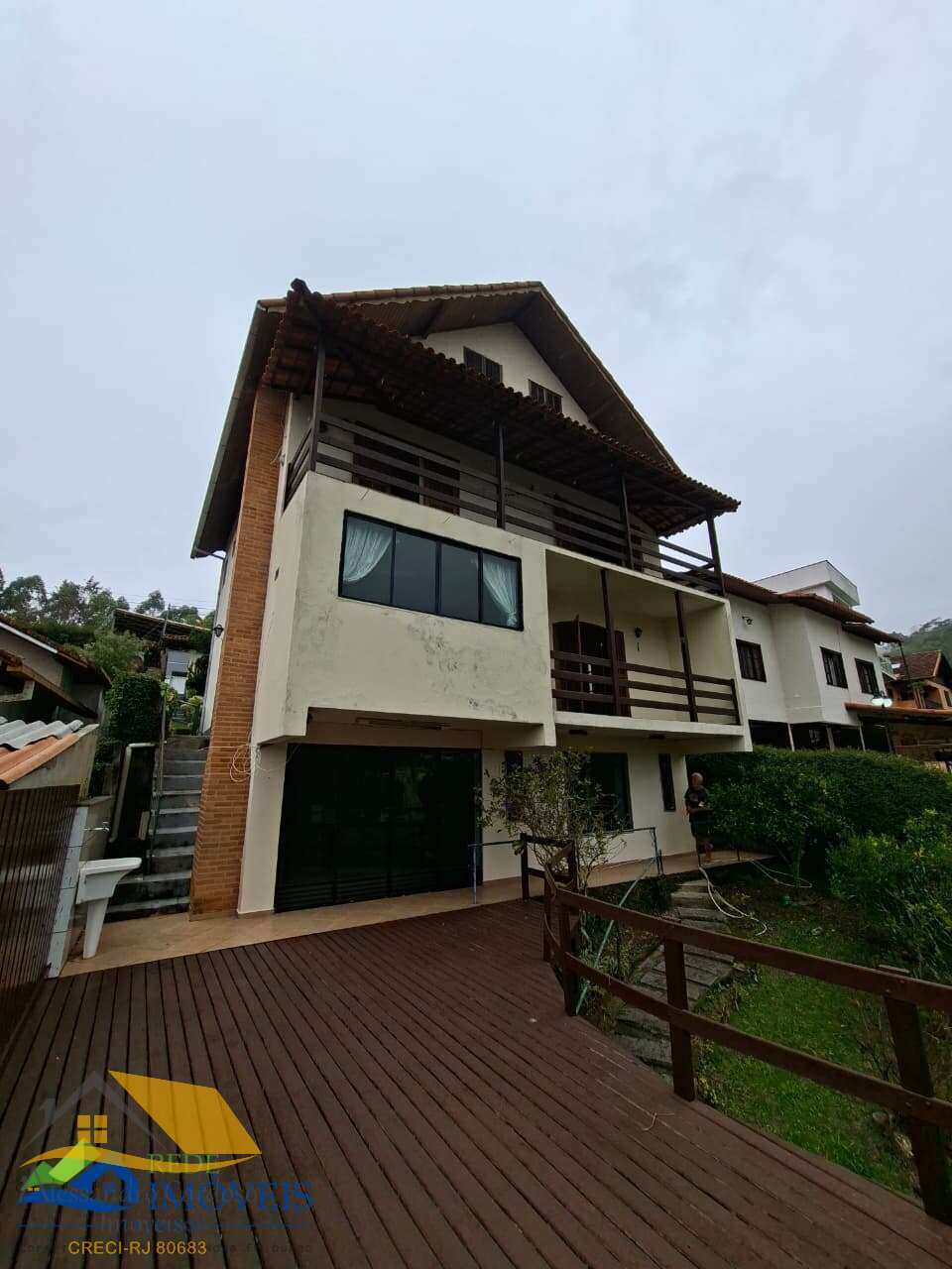 Casa à Venda em Cascatinha, Nova Friburgo | 4 Quartos, Sauna e Área de Lazer