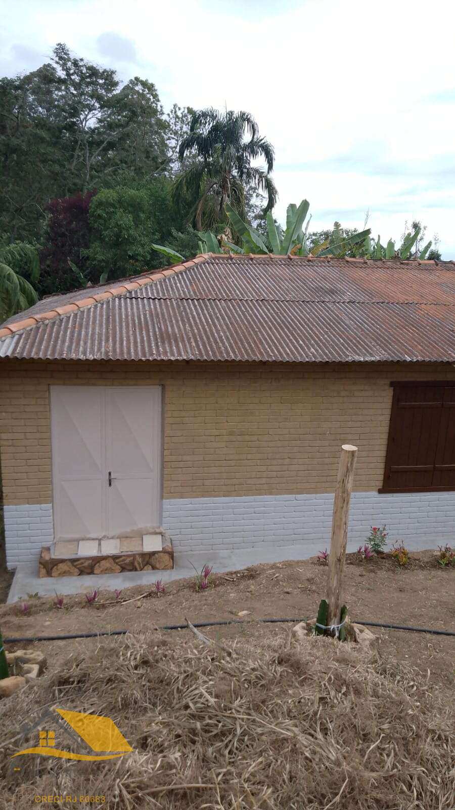 Casa de Campo à Venda em Amparo, Nova Friburgo | 2 Quartos e 300 m² de Terreno