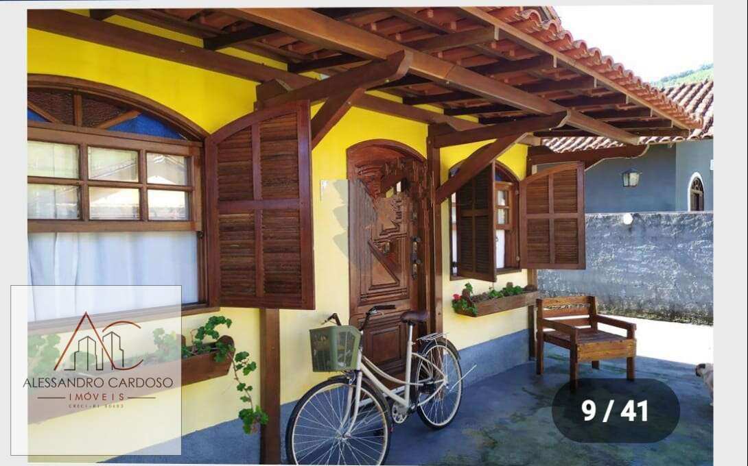 Casa à Venda no Cônego, Nova Friburgo | 3 Quartos e Vaga para 4 Carros - Alessandro Cardoso Imóveis