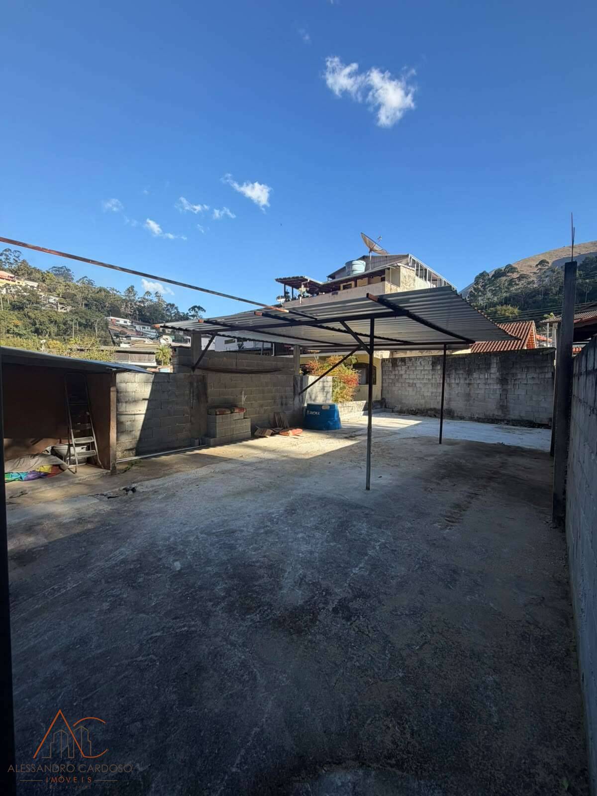 Terreno à Venda em Lagoinha, Nova Friburgo | 200 m² Plano e Murado